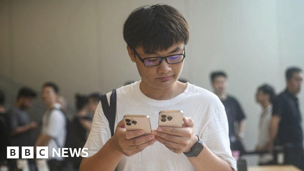 Apple urged to withdraw ‘out of control’ AI news alerts