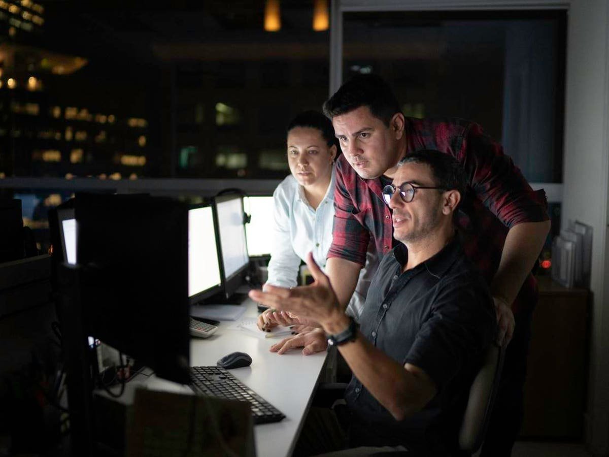 Here’s How Big LLMs Teach Smaller AI Models Via Leveraging Knowledge Distillation Here’s How Big LLMs Teach Smaller AI Models Via Leveraging Knowledge Distillation