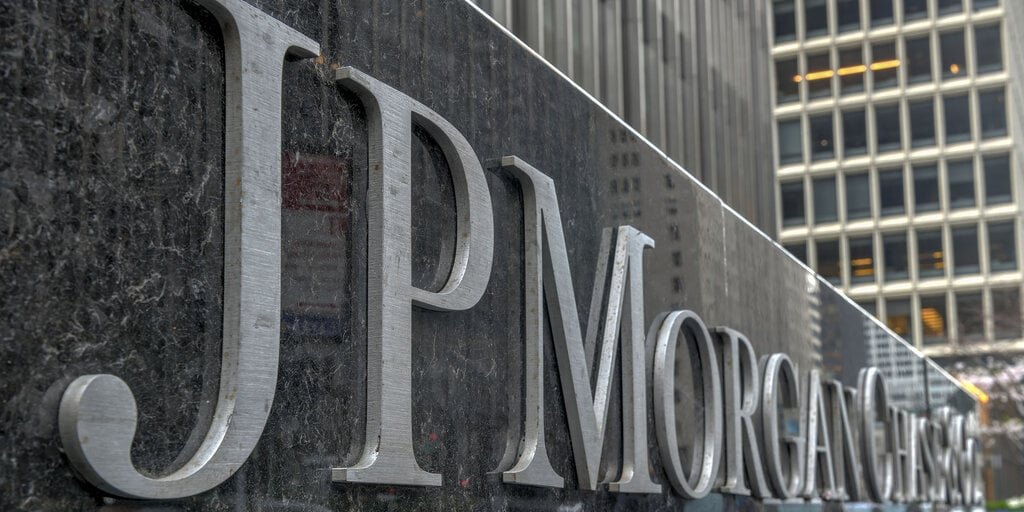 Solana and XRP ETFs Could Attract Billions, But Will Fall Short of Bitcoin: JP Morgan Solana and XRP ETFs Could Attract Billions, But Will Fall Short of Bitcoin: JP Morgan