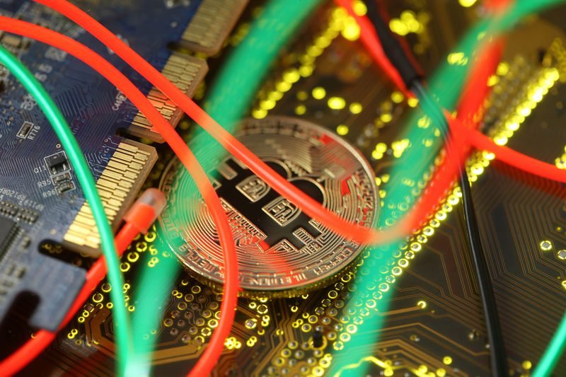 sinks below k as DOJ coin sales weigh By Investing.com sinks below k as DOJ coin sales weigh By Investing.com