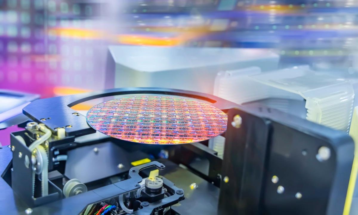2 AI Semiconductor Stocks to Consider Buying in 2025 2 AI Semiconductor Stocks to Consider Buying in 2025