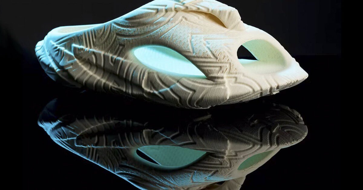 World’s first AI-generated and 3D-printed shoe makes its dubious debut World’s first AI-generated and 3D-printed shoe makes its dubious debut