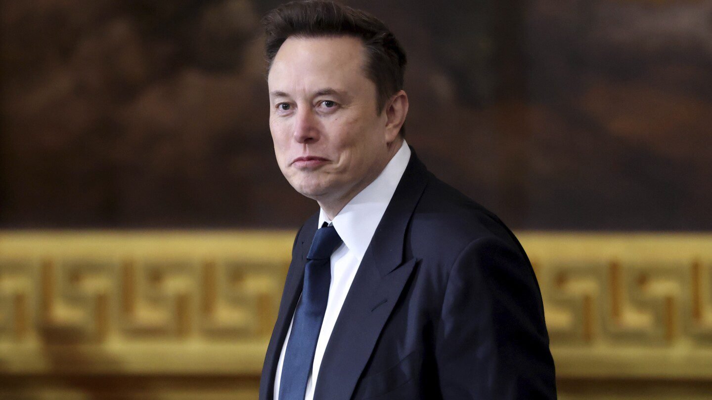 Musk clashes with OpenAI CEO Sam Altman over Trump-supported Stargate AI data center project Musk clashes with OpenAI CEO Sam Altman over Trump-supported Stargate AI data center project
