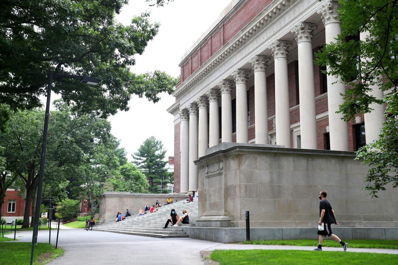 How To Help College-Bound Students Build AI Literacy How To Help College-Bound Students Build AI Literacy