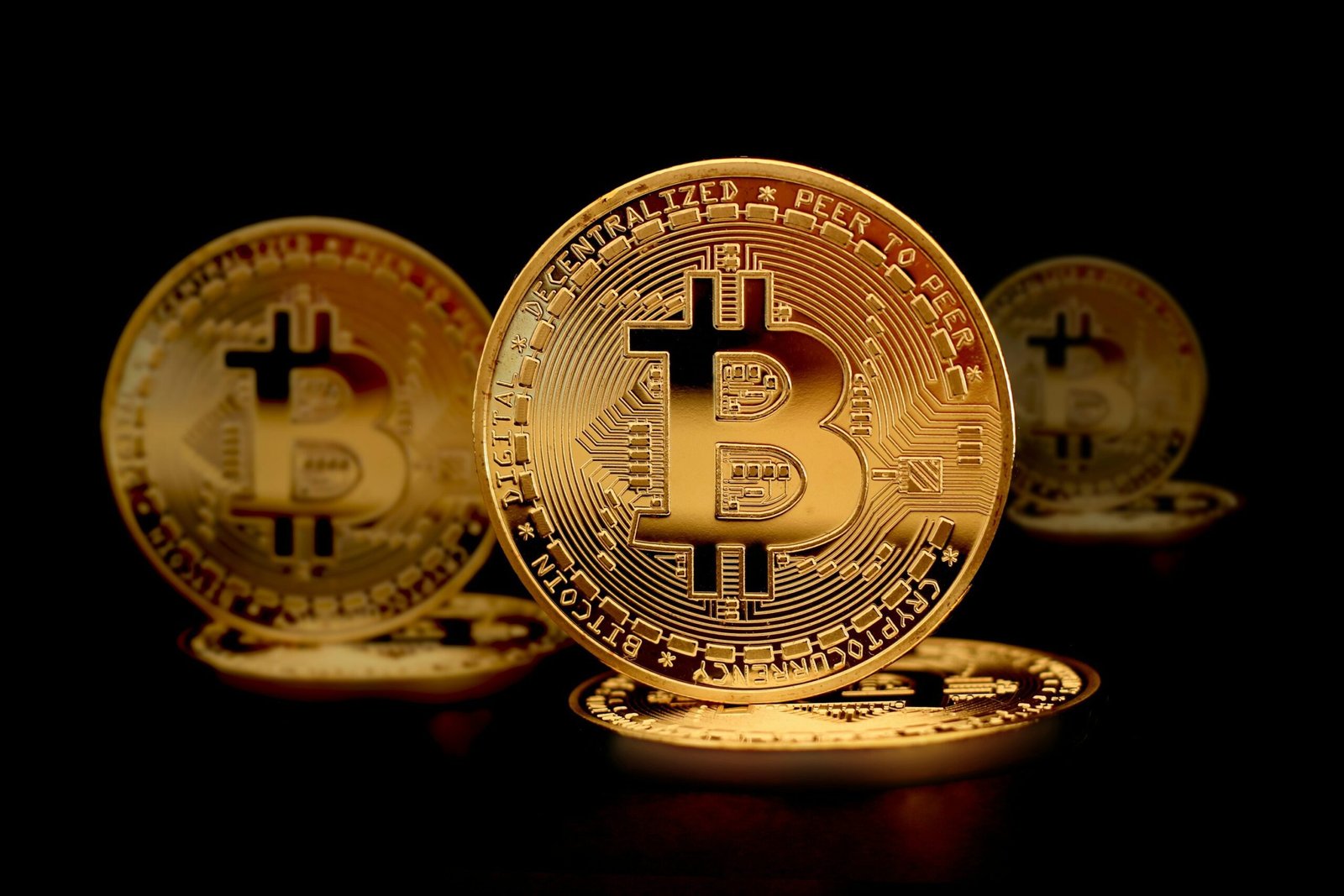 Bitcoin Volatility Persists, But Retail Sentiment Is On The Rise, A Rebound Imminent? Bitcoin Volatility Persists, But Retail Sentiment Is On The Rise, A Rebound Imminent?