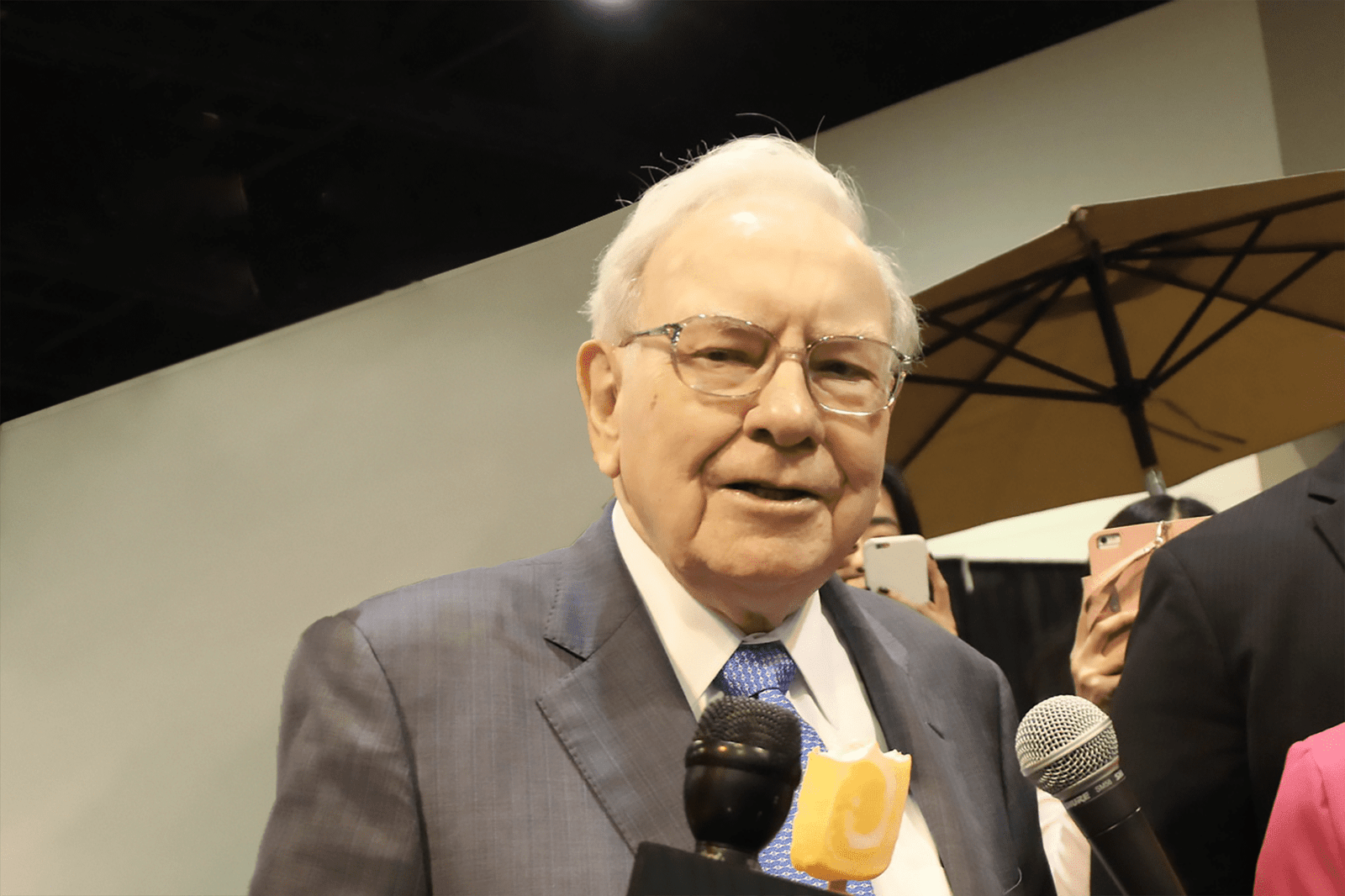 Should Warren Buffett-Led Berkshire Hathaway Buy Bitcoin Right Now? Should Warren Buffett-Led Berkshire Hathaway Buy Bitcoin Right Now?