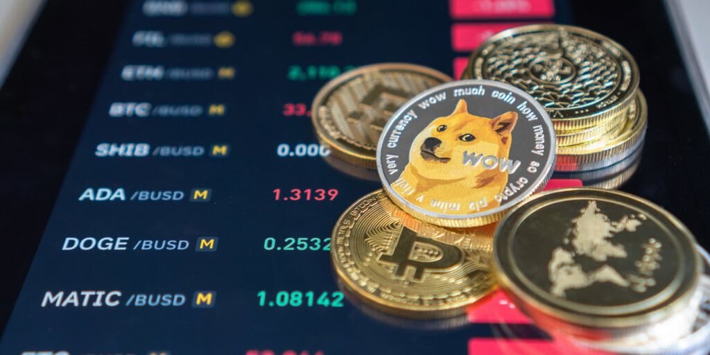 Dogecoin, XRP and Cardano Down 26% as Bitcoin Sinks Again Dogecoin, XRP and Cardano Down 26% as Bitcoin Sinks Again
