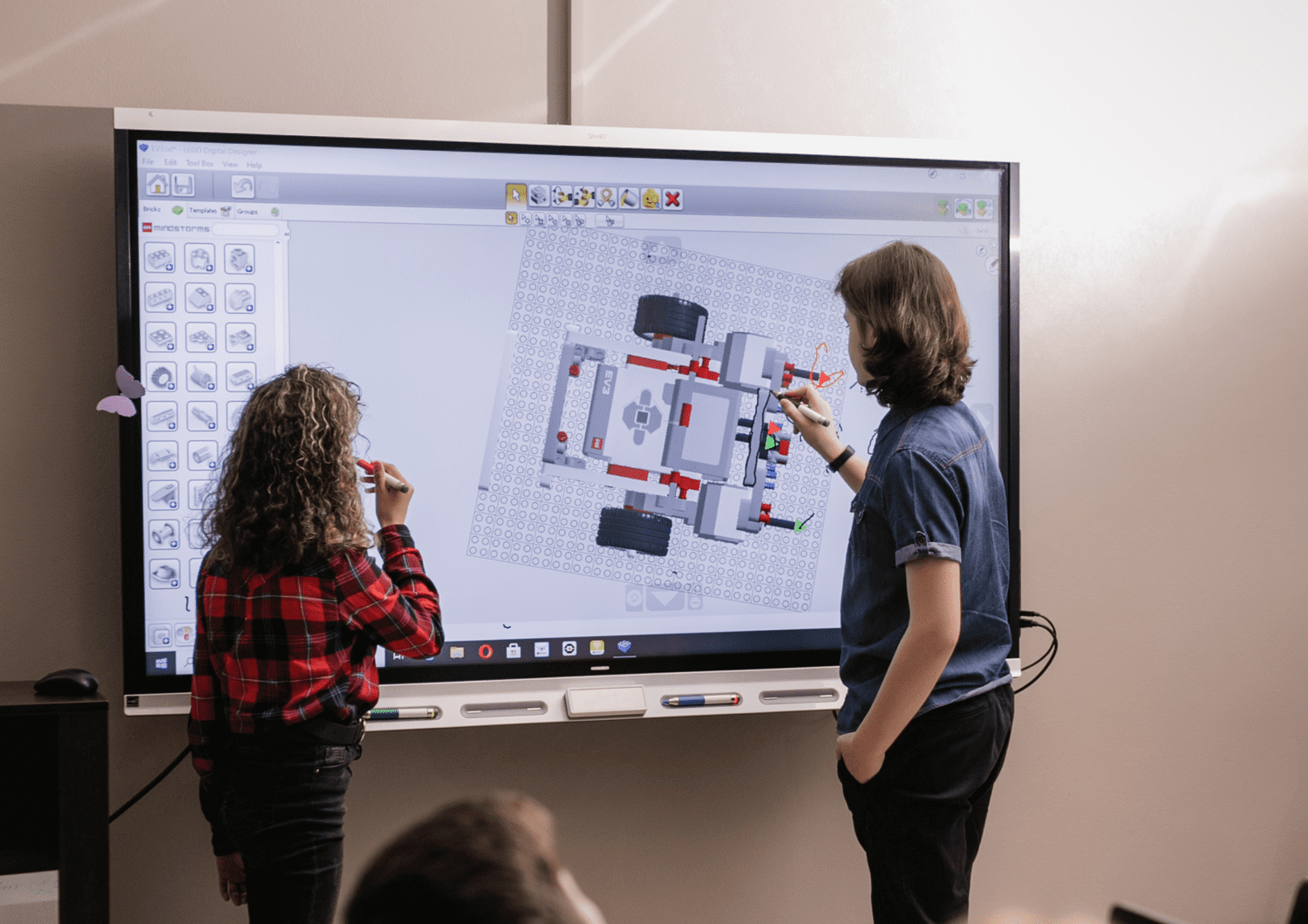 Samsung Survey: AI in STEM Faces Training Gaps as Teachers Struggle to Keep Up