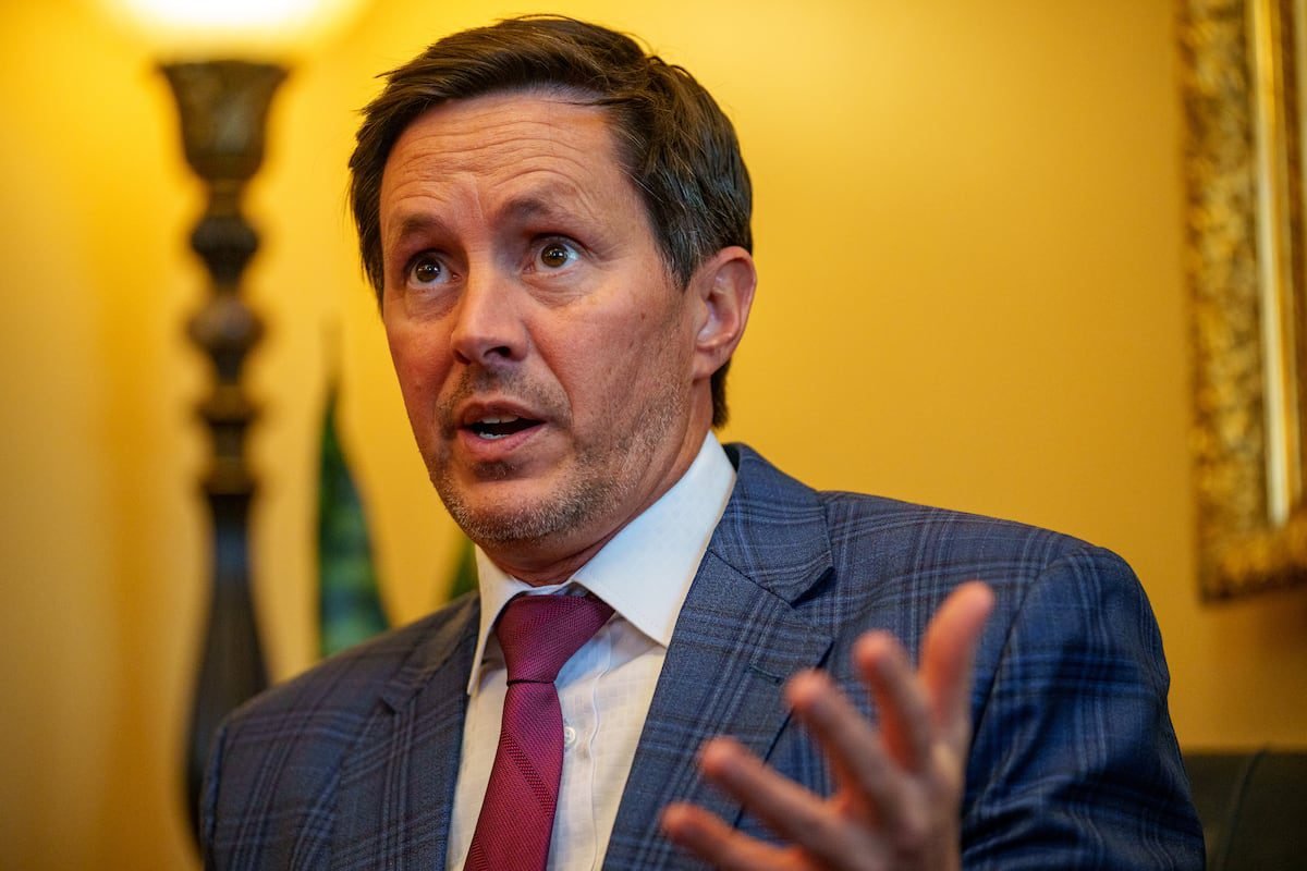 When should Utahns know they’re talking to AI? When should Utahns know they’re talking to AI?