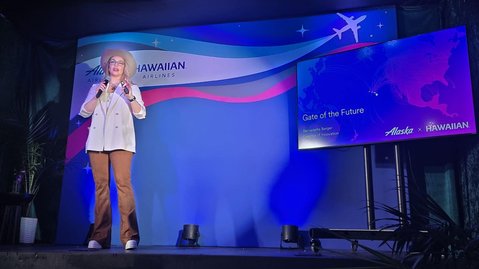 Alaska Airlines’ New AI Tool Promises A Low Stress Travel Experience Alaska Airlines’ New AI Tool Promises A Low Stress Travel Experience