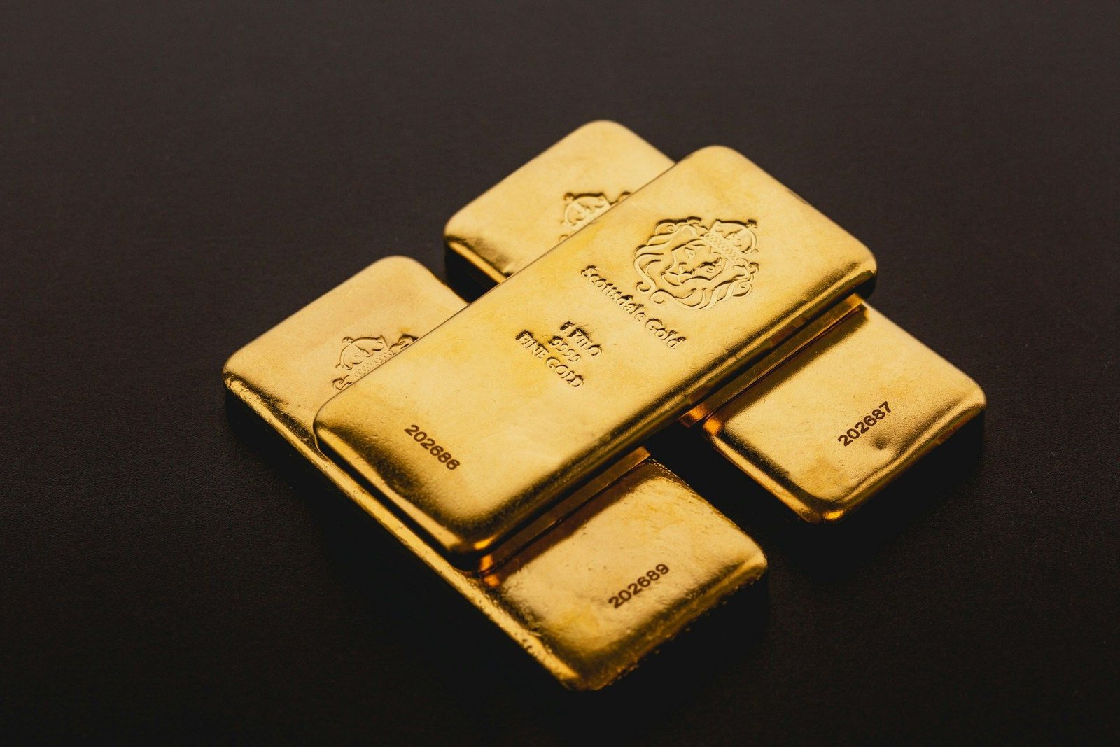 Gold ETFs Inflow Takes Over BTC ETFs Amid Historic Rally Gold ETFs Inflow Takes Over BTC ETFs Amid Historic Rally
