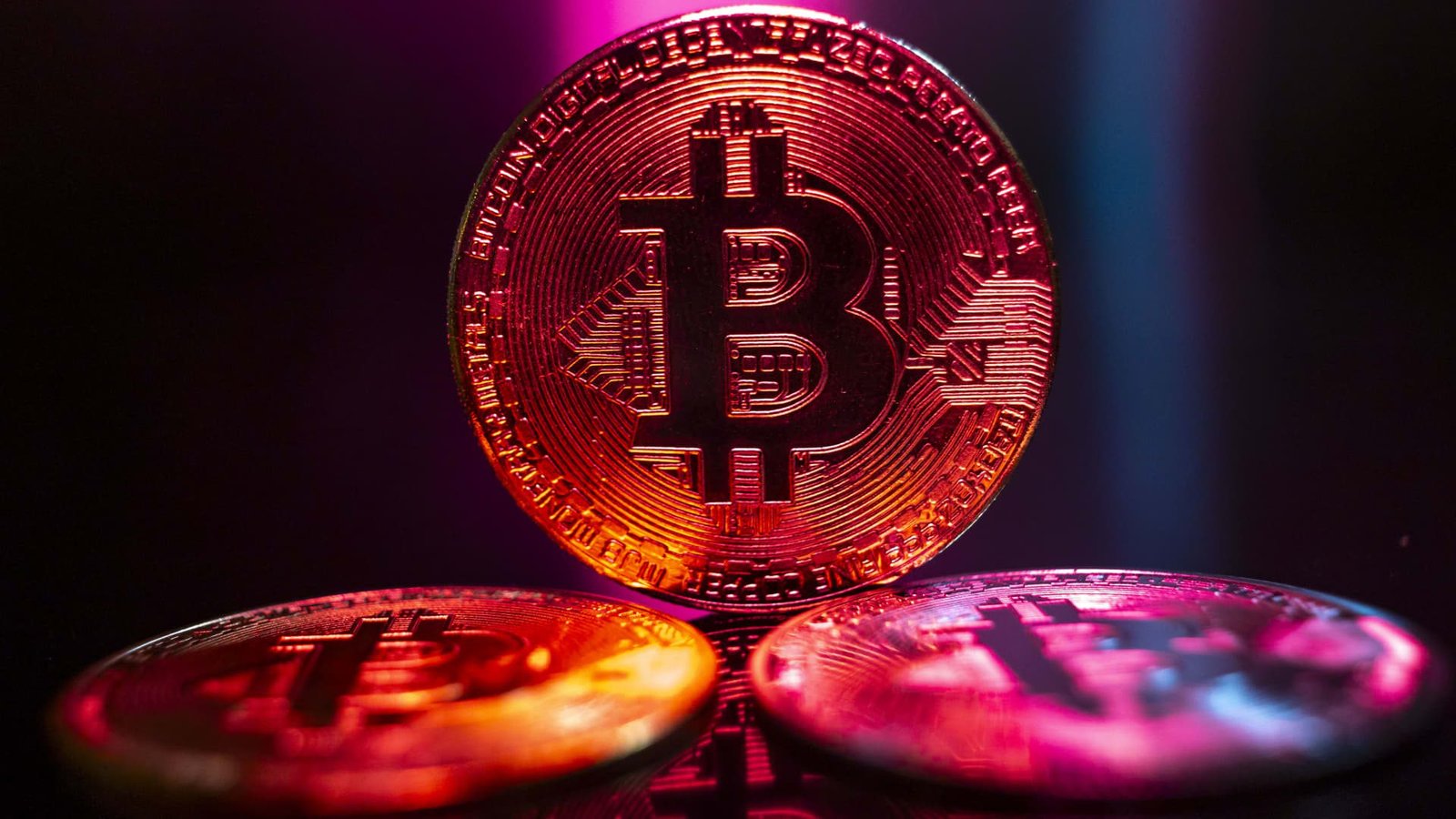 Bitcoin falls as investors slash gains from historic rally on U.S. tariffs pause Bitcoin falls as investors slash gains from historic rally on U.S. tariffs pause