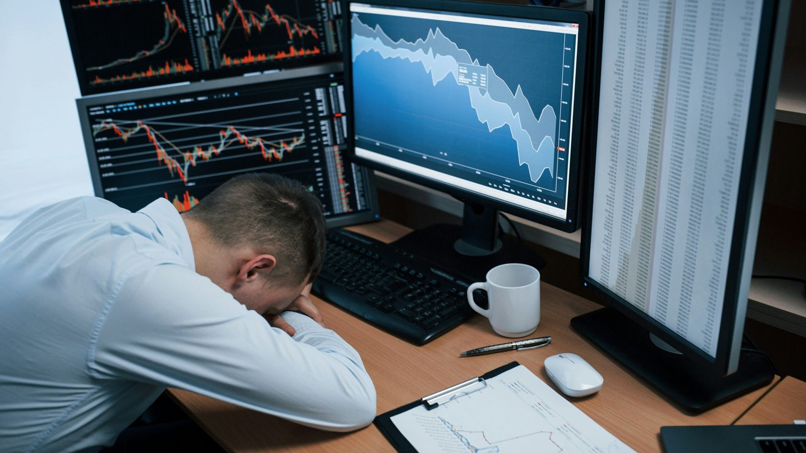 XRP, SOL Lead Drop as BTC, Stocks Slide in Tariff-Fueled Wipeout XRP, SOL Lead Drop as BTC, Stocks Slide in Tariff-Fueled Wipeout