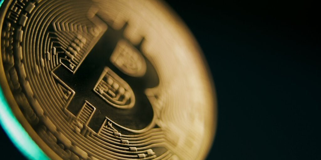 Public Keys: Twenty One’s Bitcoin Play, XRP Futures Competition, and Investors Love Solana Treasury Companies Public Keys: Twenty One’s Bitcoin Play, XRP Futures Competition, and Investors Love Solana Treasury Companies