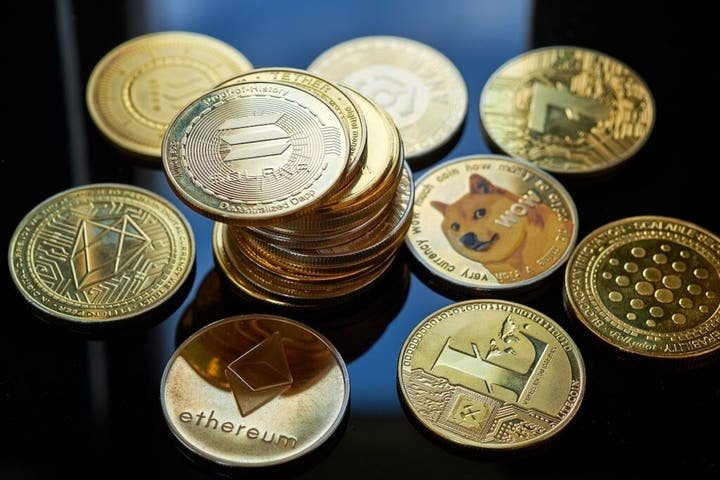 Bitcoin, Ethereum, Dogecoin Climb Ahead Of Weekend — XRP Lags Behind Bitcoin, Ethereum, Dogecoin Climb Ahead Of Weekend — XRP Lags Behind