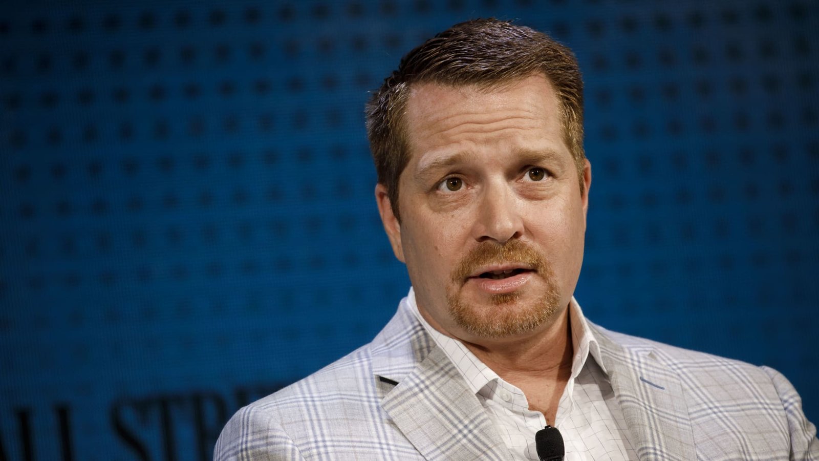 CrowdStrike announces 5% job cuts, says AI ‘reshaping every industry’ CrowdStrike announces 5% job cuts, says AI ‘reshaping every industry’
