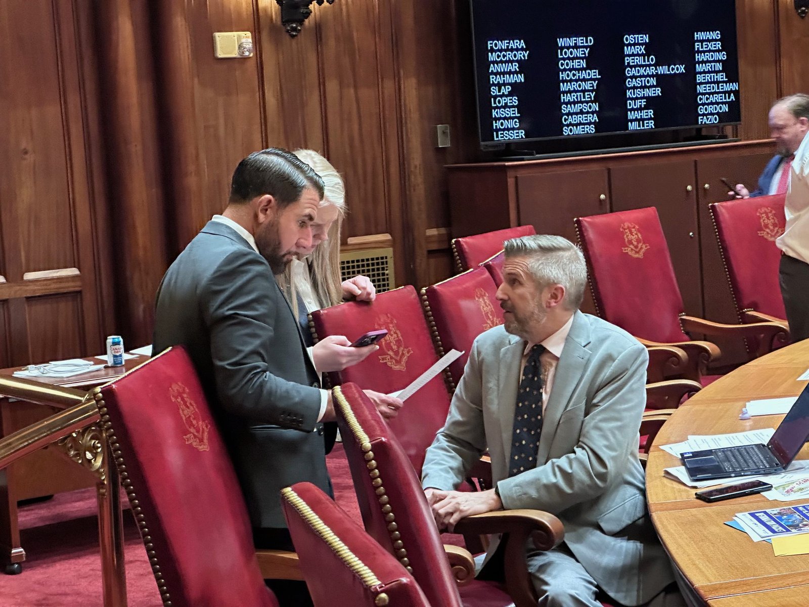 Last minute deal wins bipartisan passage of AI bill in CT Senate Last minute deal wins bipartisan passage of AI bill in CT Senate