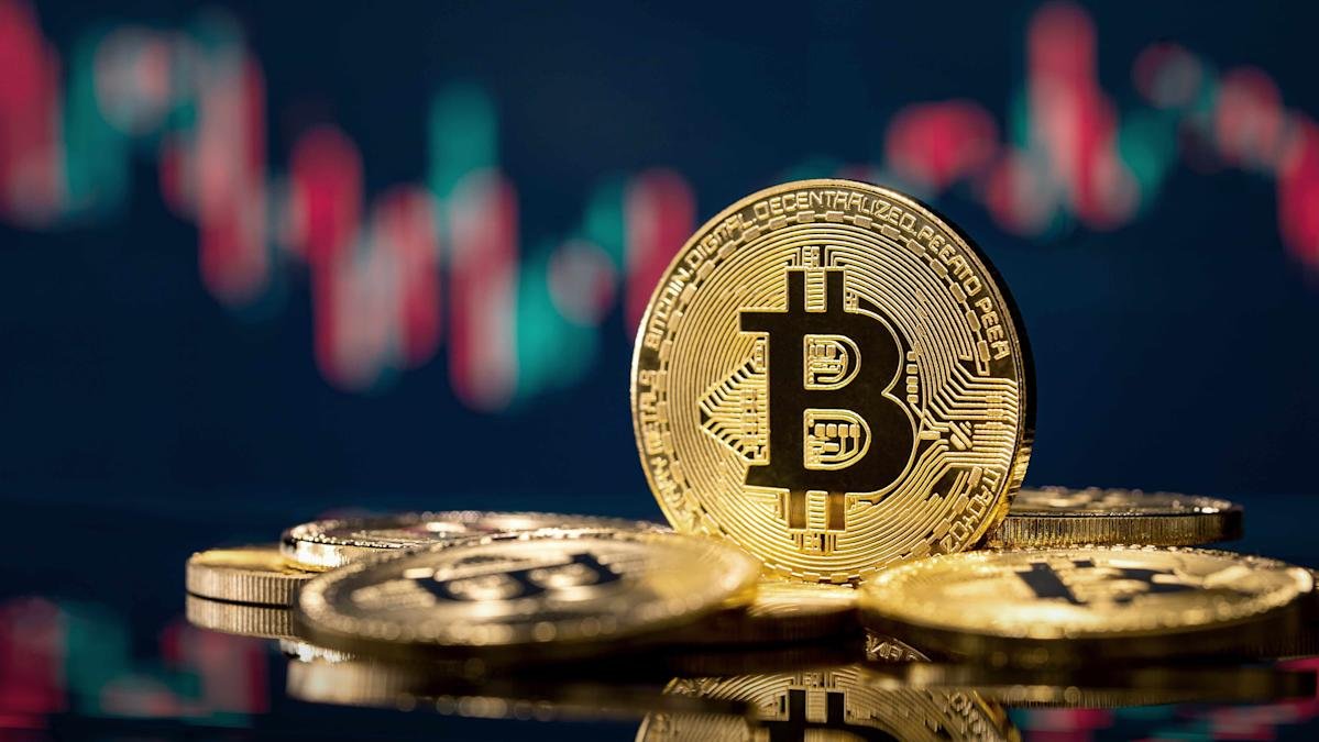 Bitcoin holds, gold falls, Coinbase rebounds from SEC pressure Bitcoin holds, gold falls, Coinbase rebounds from SEC pressure