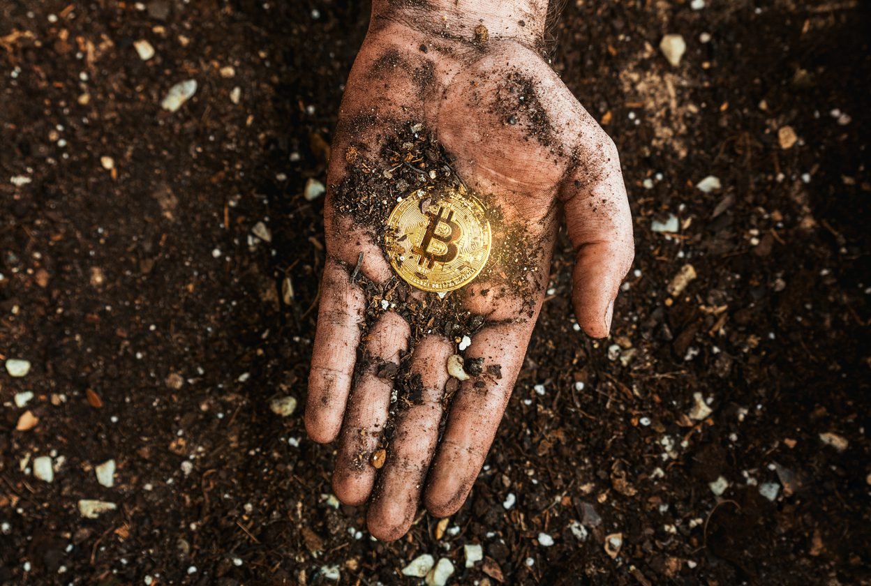 Bitcoin Miners’ Selling Pressure Hits Lowest Level Since 2024 — What’s Happening? Bitcoin Miners’ Selling Pressure Hits Lowest Level Since 2024 — What’s Happening?