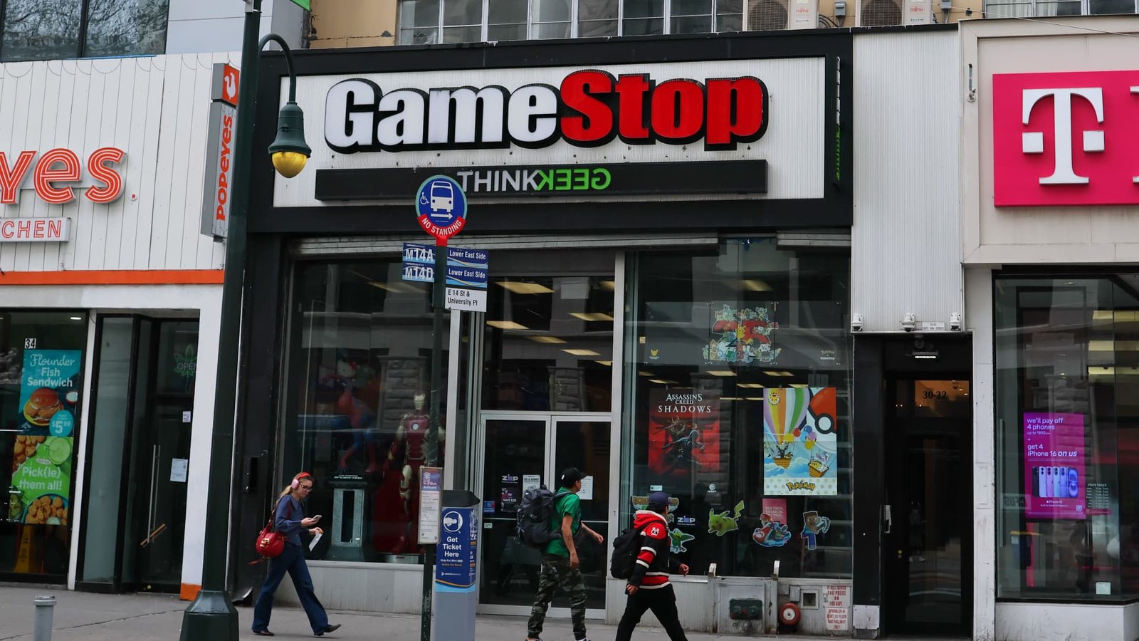 GameStop shares tank on convertible bond offering to potentially buy more bitcoin GameStop shares tank on convertible bond offering to potentially buy more bitcoin