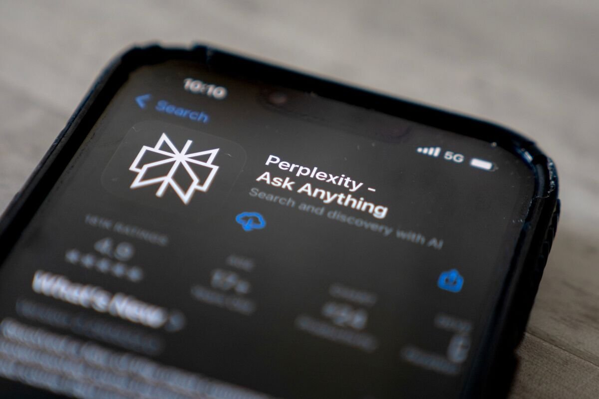 Apple Debates a Deal With Perplexity in Pursuit of AI Talent Apple Debates a Deal With Perplexity in Pursuit of AI Talent