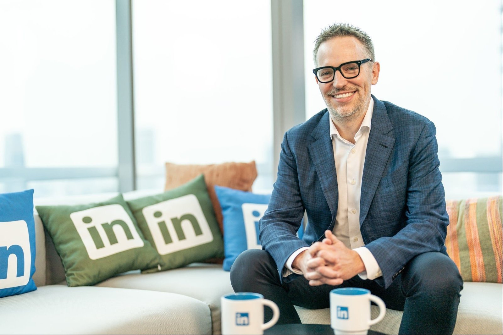 LinkedIn CEO: Our AI Writing Tool Isn’t Very Popular LinkedIn CEO: Our AI Writing Tool Isn’t Very Popular