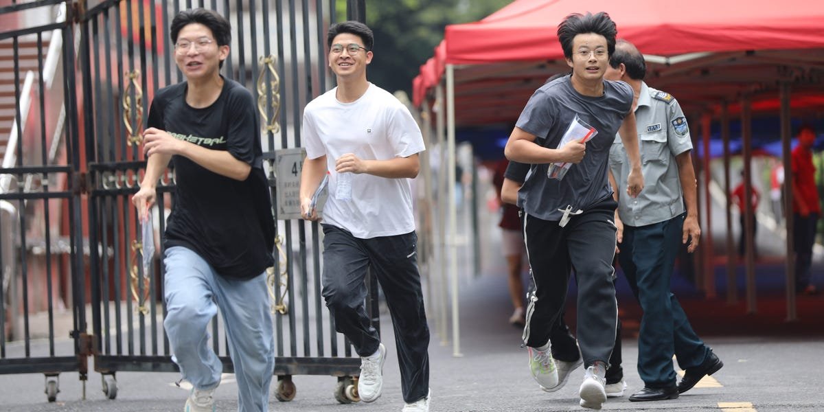 China’s Tech Firms Disable AI Functions During College Entrance Exams China’s Tech Firms Disable AI Functions During College Entrance Exams