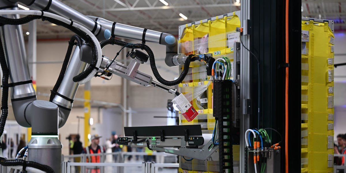 Tariffs Won’t Fix US Manufacturing — but AI Might, Goldman Sachs Says Tariffs Won’t Fix US Manufacturing — but AI Might, Goldman Sachs Says