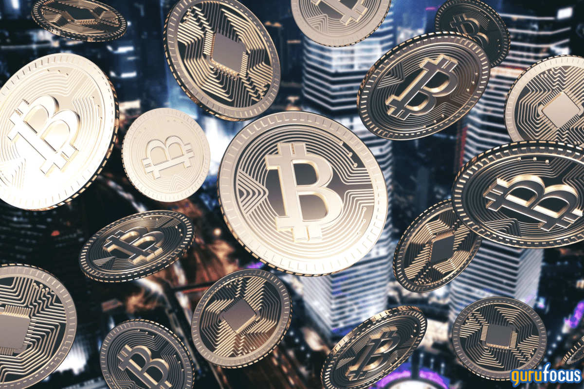 Bitcoin Rises as U.S. Debt Surpasses  Trillion Bitcoin Rises as U.S. Debt Surpasses  Trillion