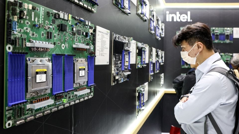 Why this key chip technology is crucial to the AI race between the US and China Why this key chip technology is crucial to the AI race between the US and China