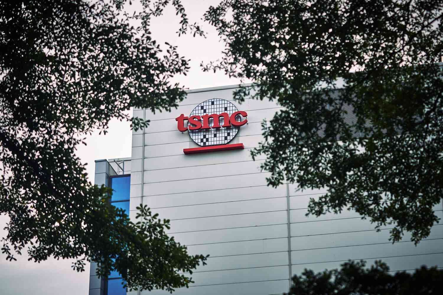 TSMC May Revenue Jumps 40% as AI Chip Demand Stays Strong TSMC May Revenue Jumps 40% as AI Chip Demand Stays Strong