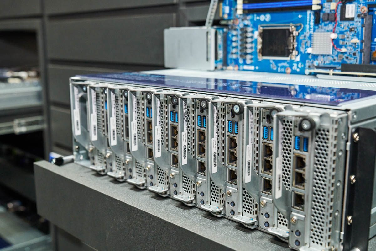 CXL AI and Liquid Cooled Gigabyte Servers at Computex 2025 CXL AI and Liquid Cooled Gigabyte Servers at Computex 2025