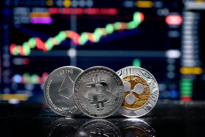 Bitcoin, Ethereum, XRP, Dogecoin Turn Green As Trader Warns That ‘Decision Time Is Near’ Bitcoin, Ethereum, XRP, Dogecoin Turn Green As Trader Warns That ‘Decision Time Is Near’