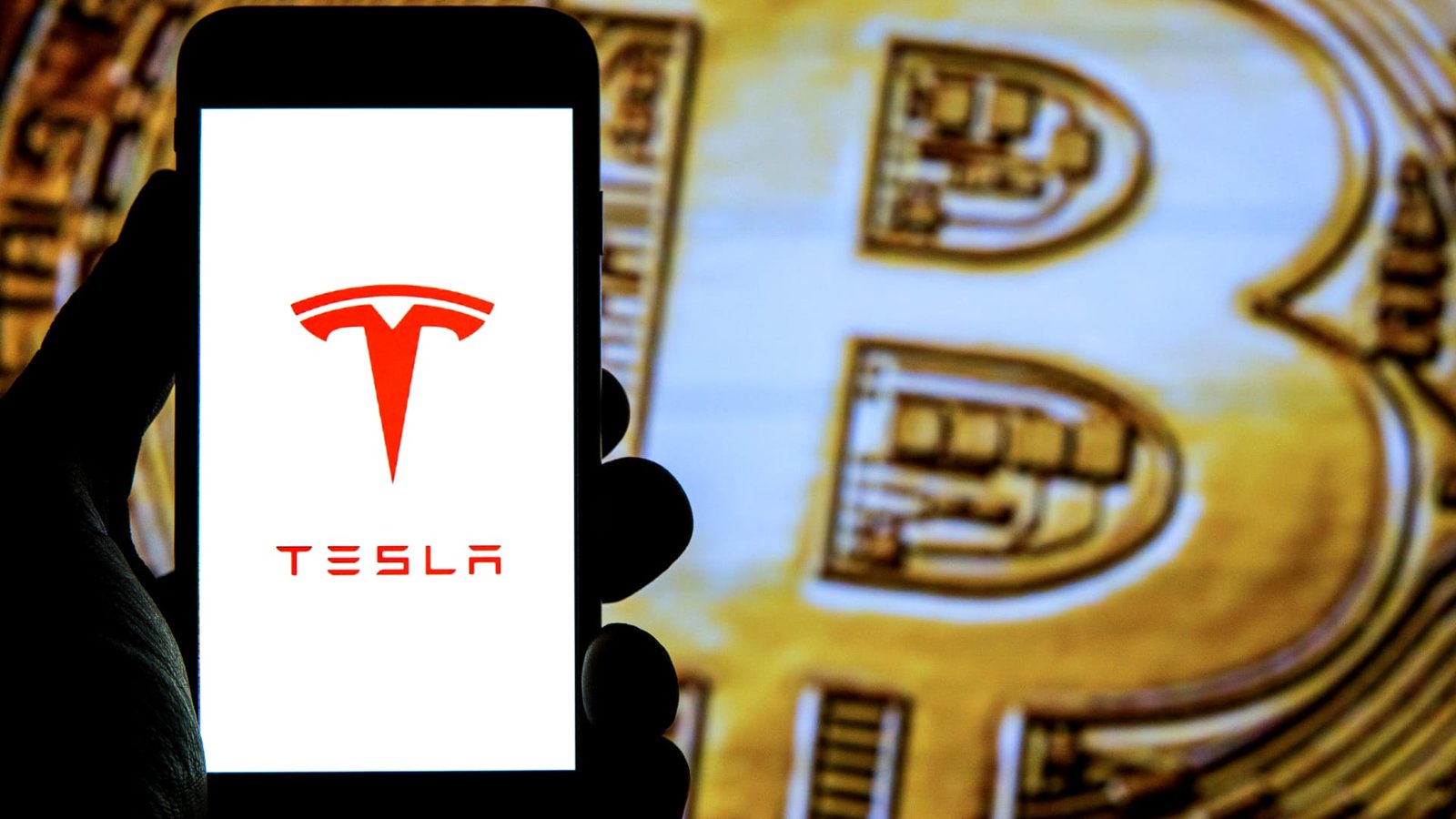 Tesla dumped 75% of its bitcoin at one of the worst times Tesla dumped 75% of its bitcoin at one of the worst times