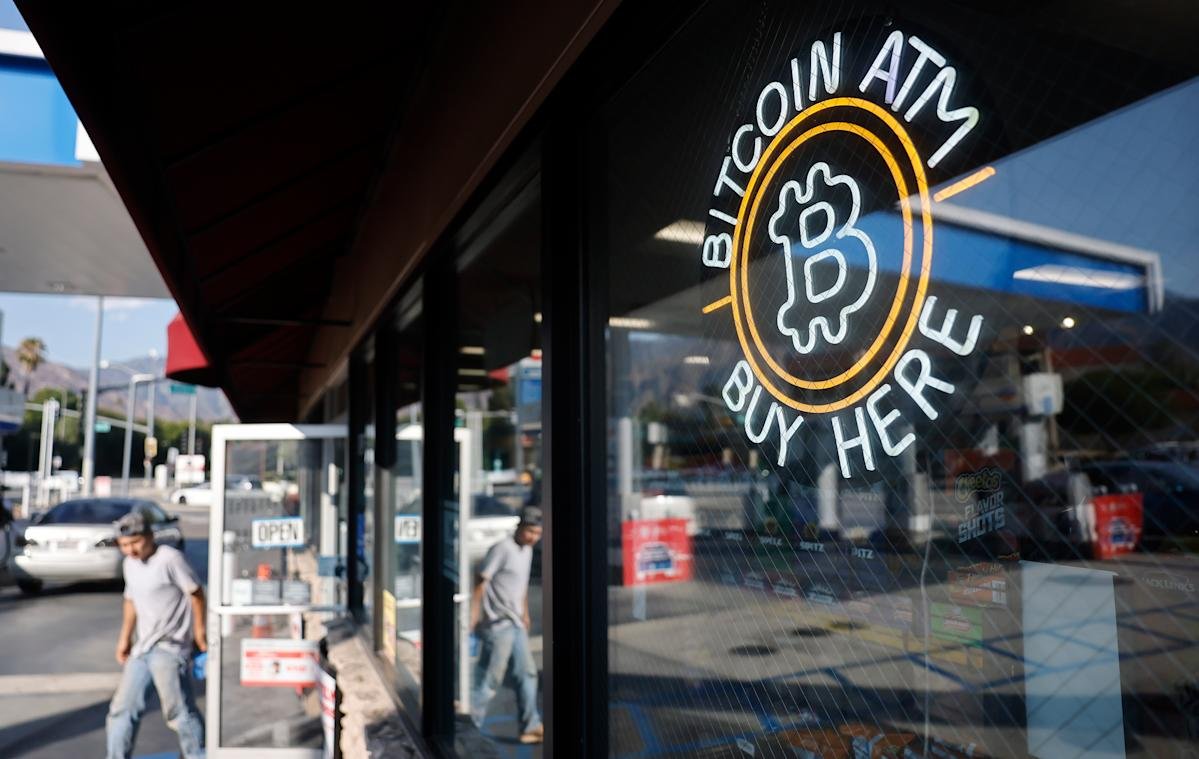 Bitcoin price rises after Fed keeps interest rates unchanged