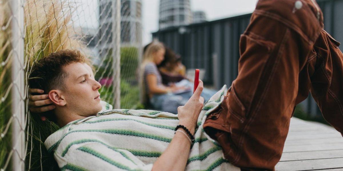 61% of white collar workers think AI will replace their current role in 3 years—but they’re too busy enjoying less stress to worry right now 61% of white collar workers think AI will replace their current role in 3 years—but they’re too busy enjoying less stress to worry right now