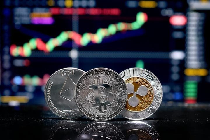 XRP, Bitcoin Or ETH? Here’s Which Coin Users Predict To Perform Best Until 2026 XRP, Bitcoin Or ETH? Here’s Which Coin Users Predict To Perform Best Until 2026