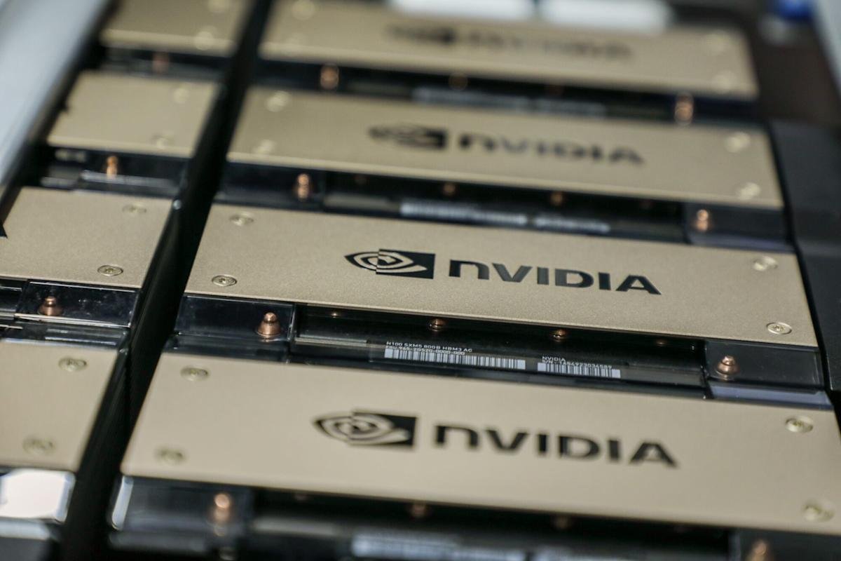 Nvidia, AMD to Pay 15% on China AI Chip Sales in US Deal Nvidia, AMD to Pay 15% on China AI Chip Sales in US Deal
