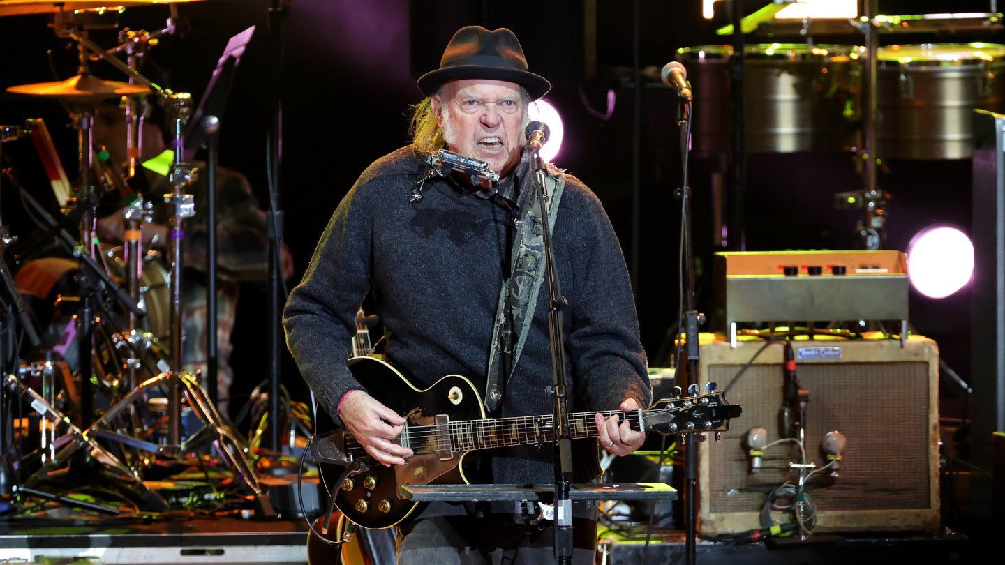 Neil Young Leaves Facebook Over AI Chatbot Policies Neil Young Leaves Facebook Over AI Chatbot Policies