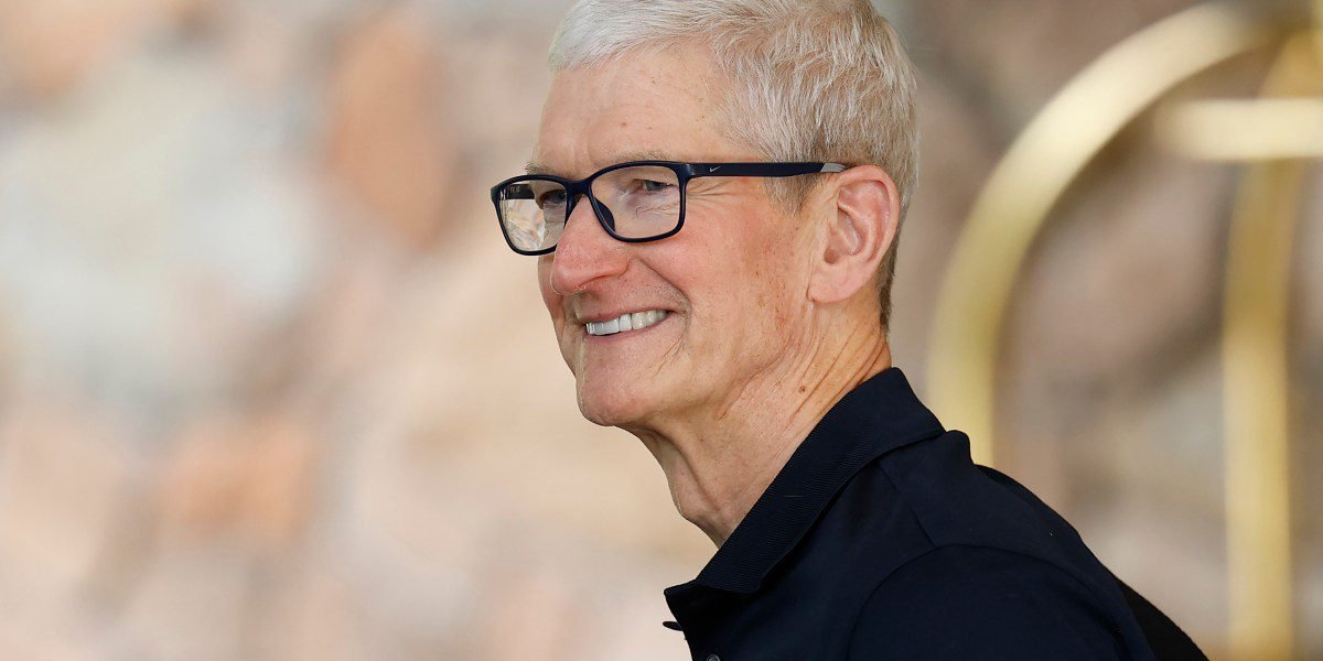 Apple’s blowout earnings marred by tariff fears, a slow AI rollout, and the stock barely moves Apple’s blowout earnings marred by tariff fears, a slow AI rollout, and the stock barely moves