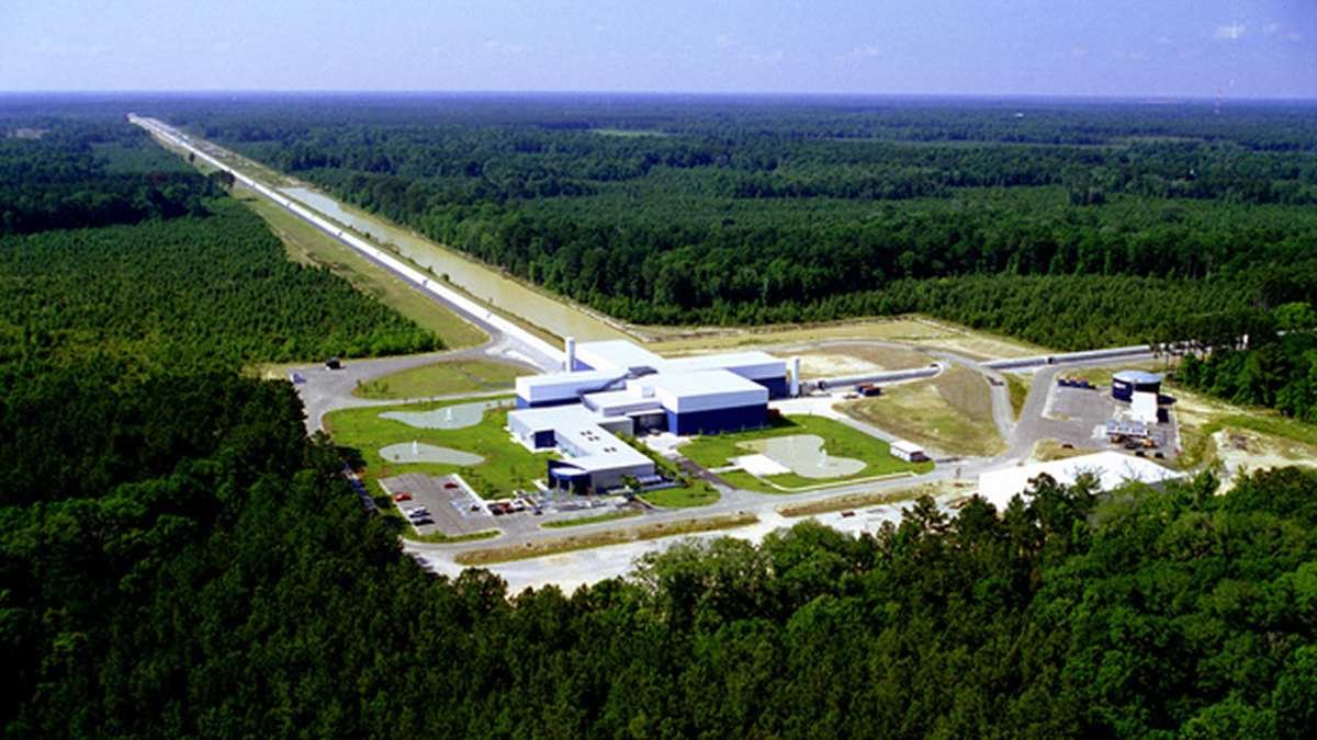 Noise-dampening AI improves gravitational wave detection