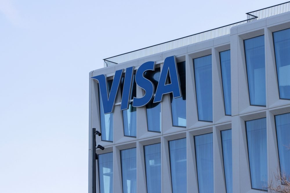 Visa Debuts AI-Powered Commercial Solutions Hub