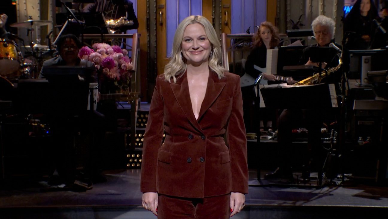 Amy Poehler Slams AI Actress Tilly Norwood on ‘SNL’