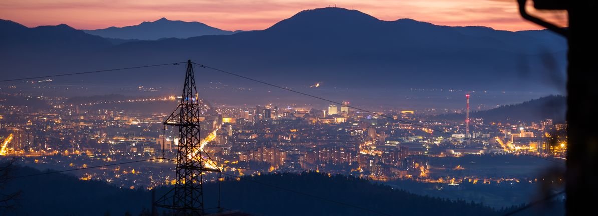 Constellation Energy (CEG): Evaluating Valuation as AI-Driven Demand and New Federal Grid Moves Boost Investor Interest