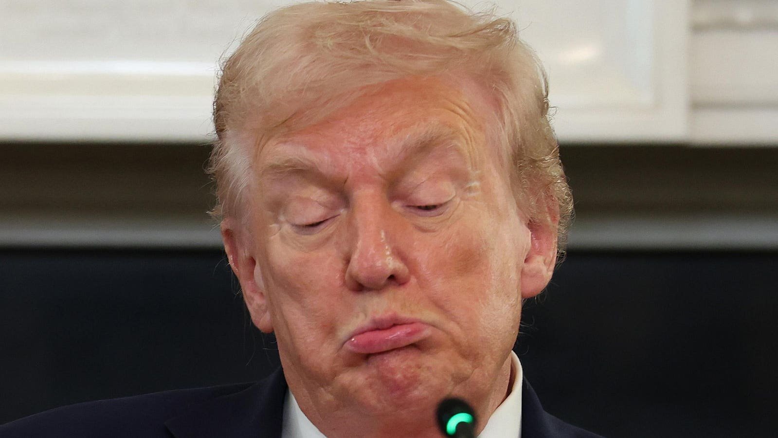 ‘Trump Surprise’ Triggers Huge Crypto ‘Flash Crash’ As Traders Brace For Bitcoin, Ethereum, XRP, BNB And Solana Price ‘Wipeout’ ‘Trump Surprise’ Triggers Huge Crypto ‘Flash Crash’ As Traders Brace For Bitcoin, Ethereum, XRP, BNB And Solana Price ‘Wipeout’