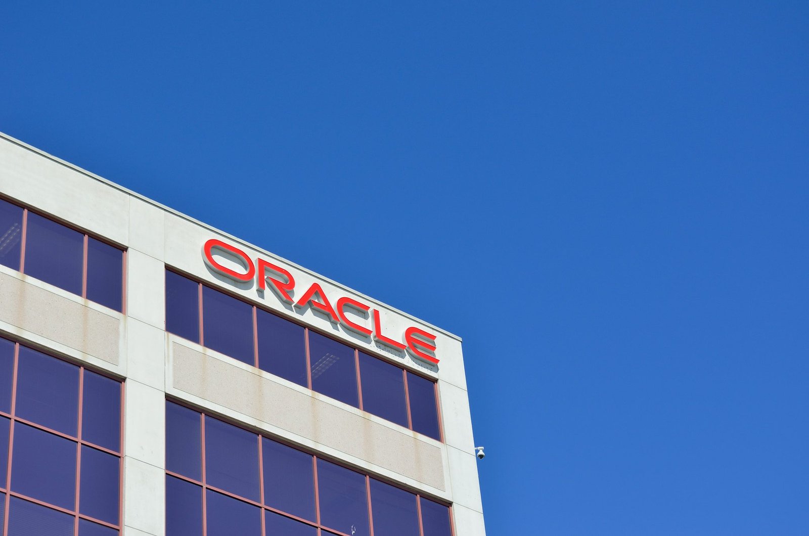 Oracle adds AI capabilities to core database and launches a lakehouse platform Oracle adds AI capabilities to core database and launches a lakehouse platform