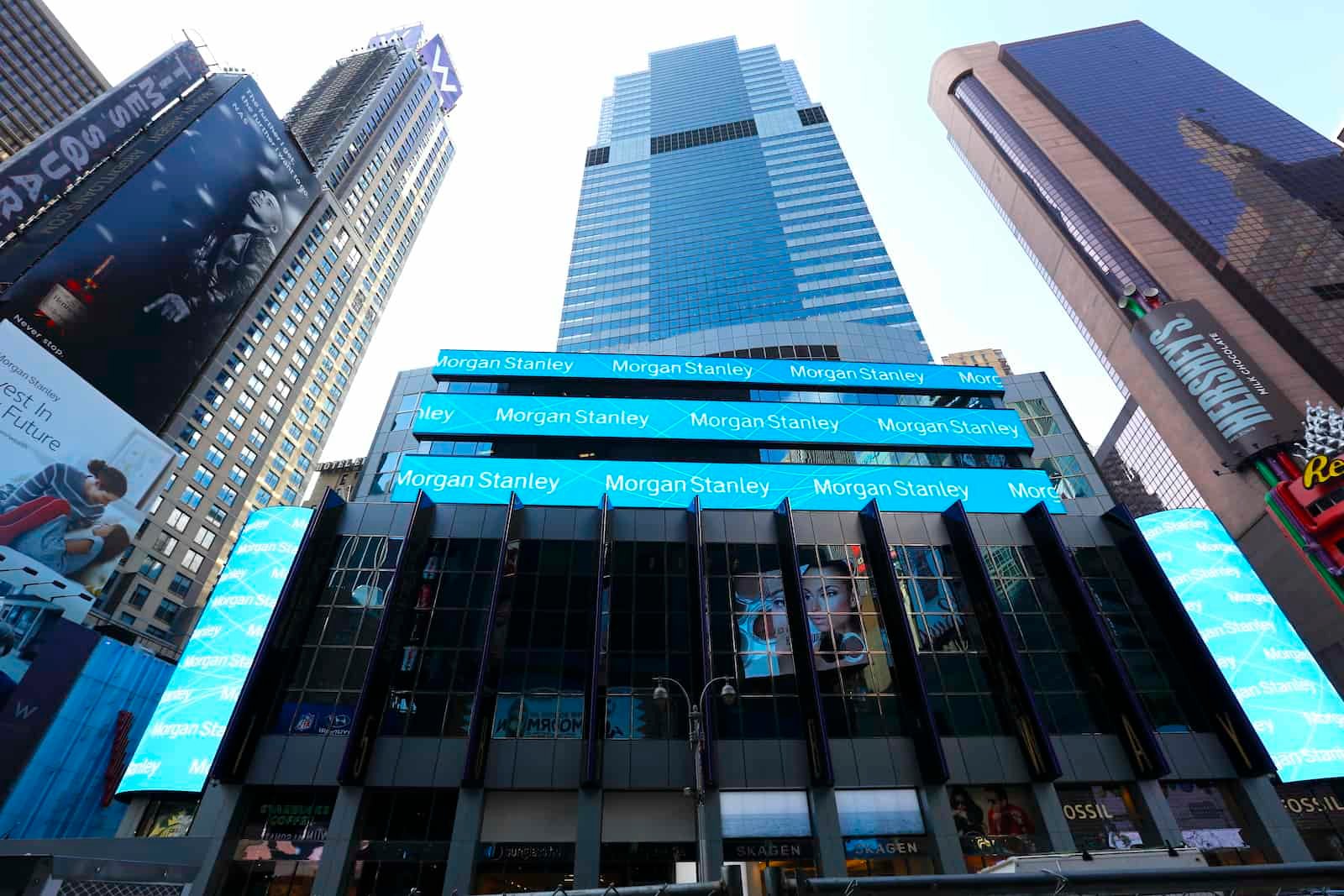 Morgan Stanley To Allow All Clients To Invest In Bitcoin, Ethereum, Solana