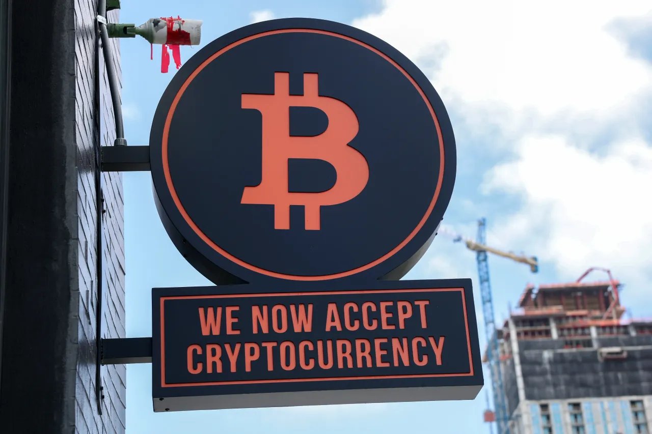 Bitcoin Falls Below 0K As Fed Anxiety Grows, On Course To End ‘Uptober’ Streak Bitcoin Falls Below 0K As Fed Anxiety Grows, On Course To End ‘Uptober’ Streak