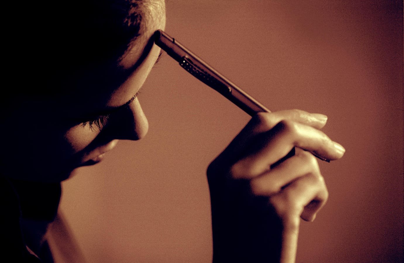 How Cognitive Offloading to AI Is Weakening Our Critical Thinking