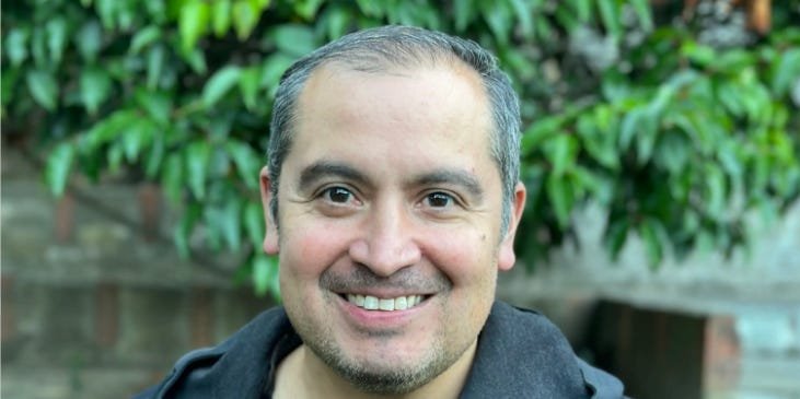 I’m a Former Walmart Senior Director — AI Is My Low-Risk Career Leap